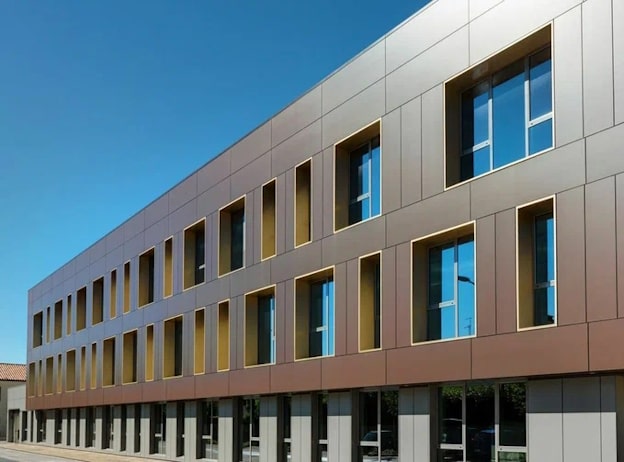 Вентилируемый фасад из камня и монтаж НВФ